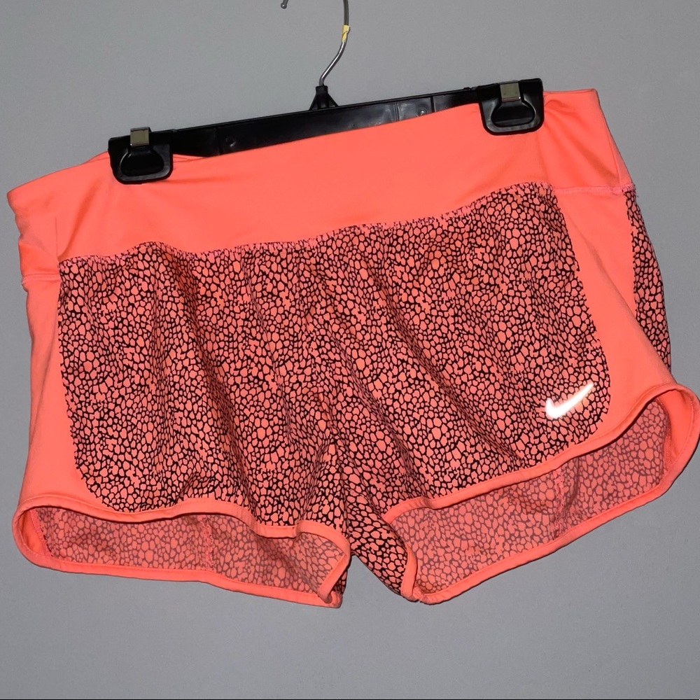 nike woman's shorts size large